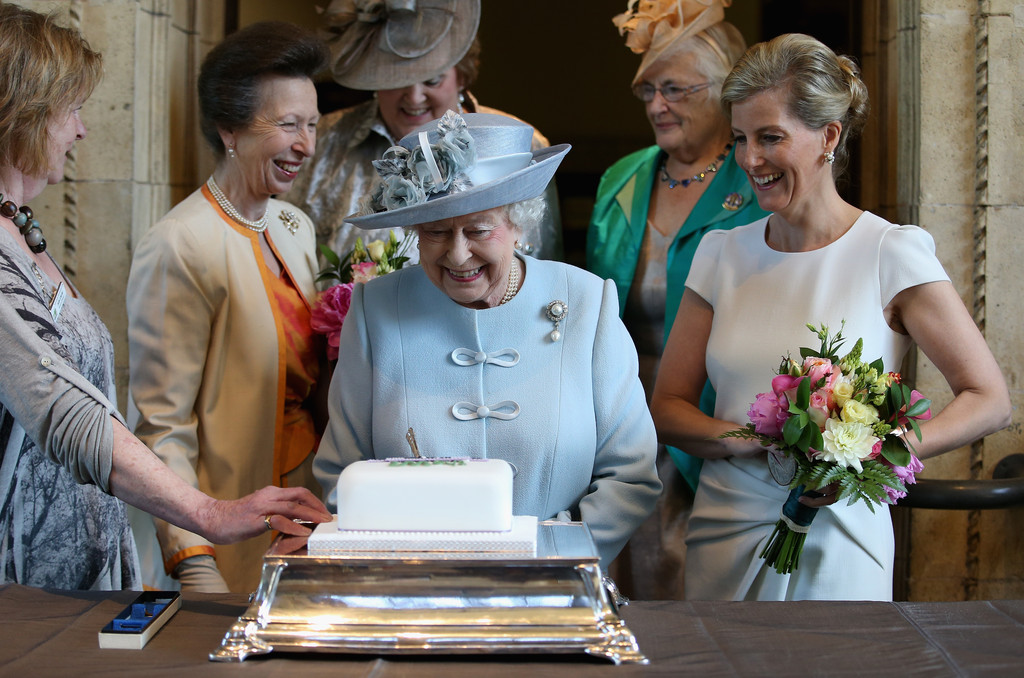 Queen+Elizabeth+II+Attends+Centenary+Annual+OzzROiEDp7Fx
