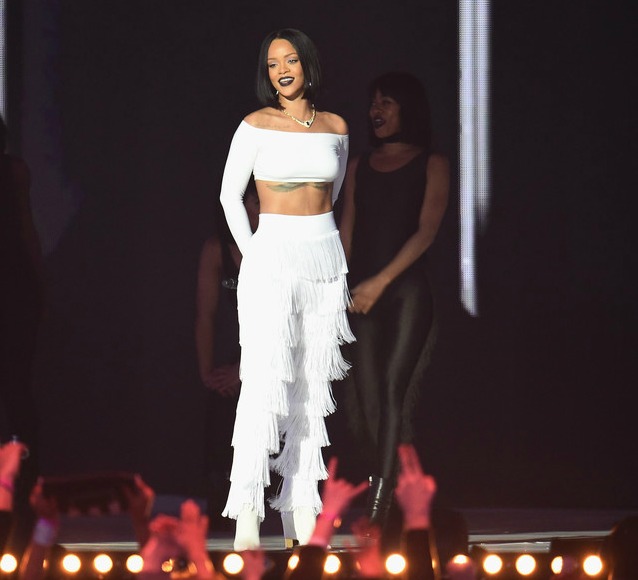 Rihanna+Brit+Awards+2016+Show+Ppyu2U1T62Gx