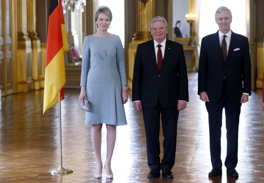 German President Gauck poses with Belgium's King Philippe and Queen Mathilde at the Brussels Royal Palace