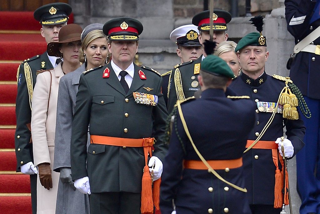 Koning reikt Militaire Willems-Orde uit aan Korps Commandotroepe
