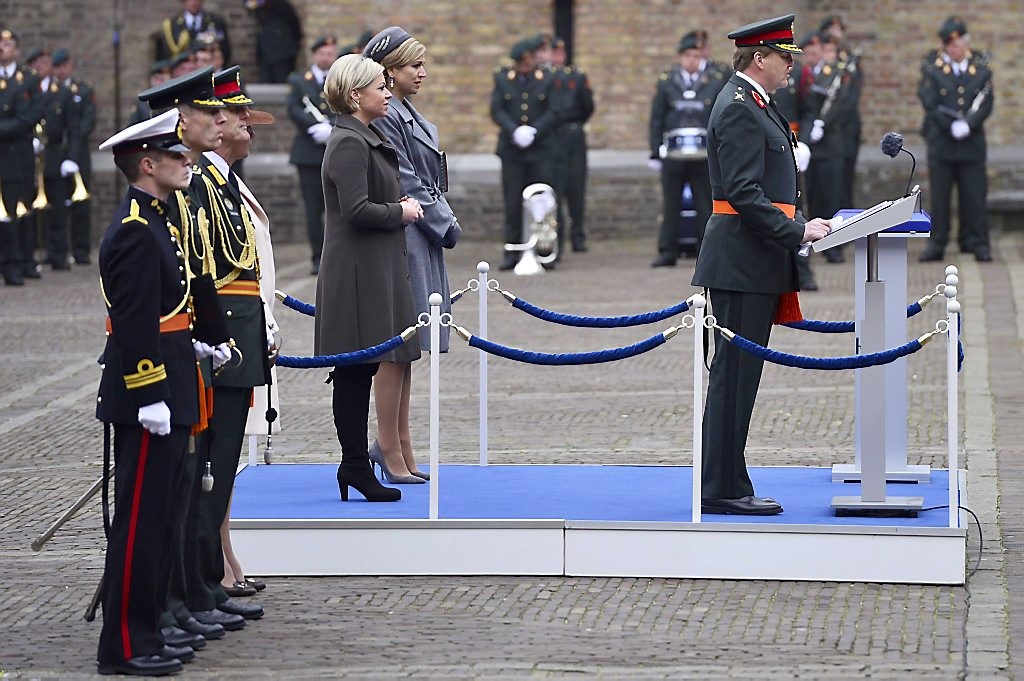 Koning reikt Militaire Willems-Orde uit aan Korps Commandotroepe