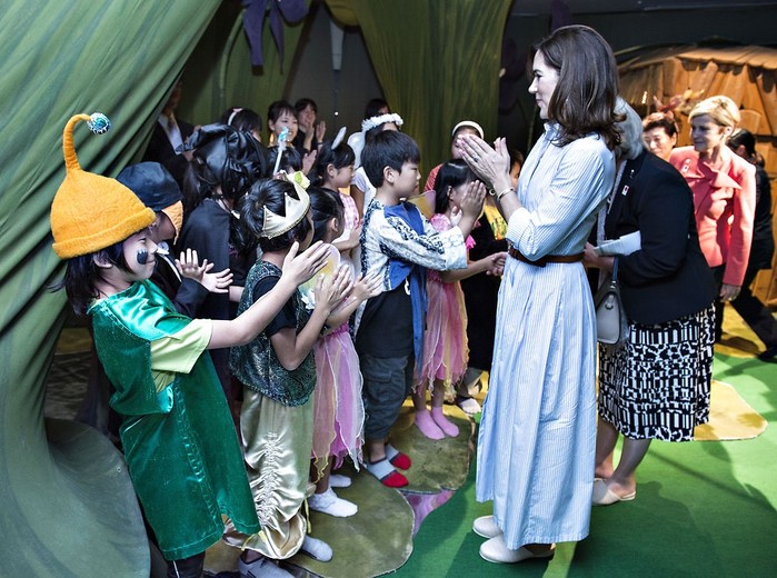 HKH Kronprinsesse Mary besøger H.C.Andersen Park under Kronprinsparrets besøg i Japan, Kronprinsesse Mary, Kronprinsessen, Kronprinsparret