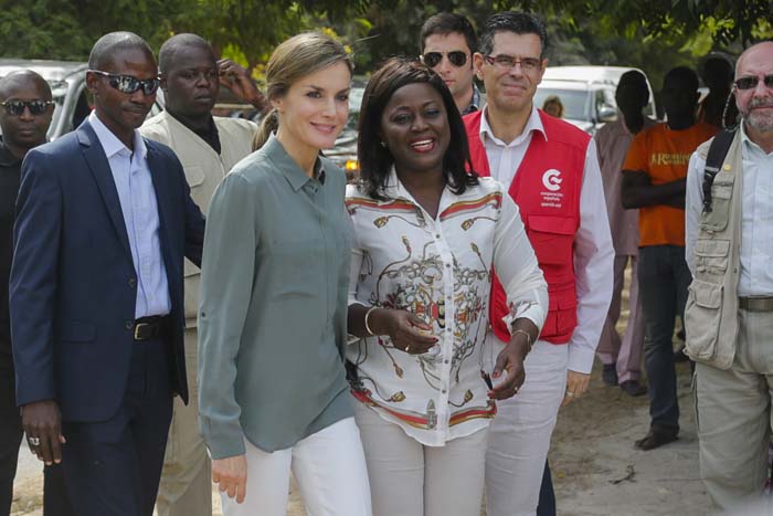 *LA REINA LETIZIA VISITA LA UNIVERSIDAD DE ZIGUINCHOR