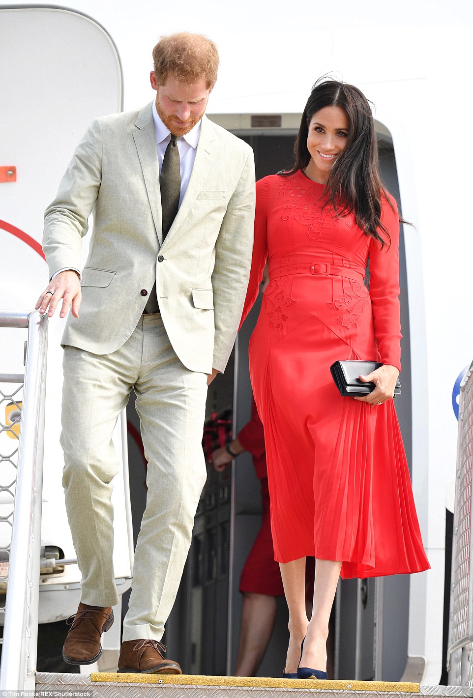 HARRY Y MEGHAN VISITAN AUSTRALIA, FIJI, TONGA Y NUEVA ZELANDA DEL 16 AL 31 DE OCTUBRE - Página 31 A33