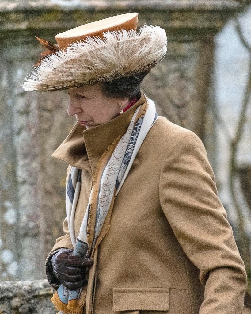 5E722798-F7E5-4237-894A-159A52B6E8CE