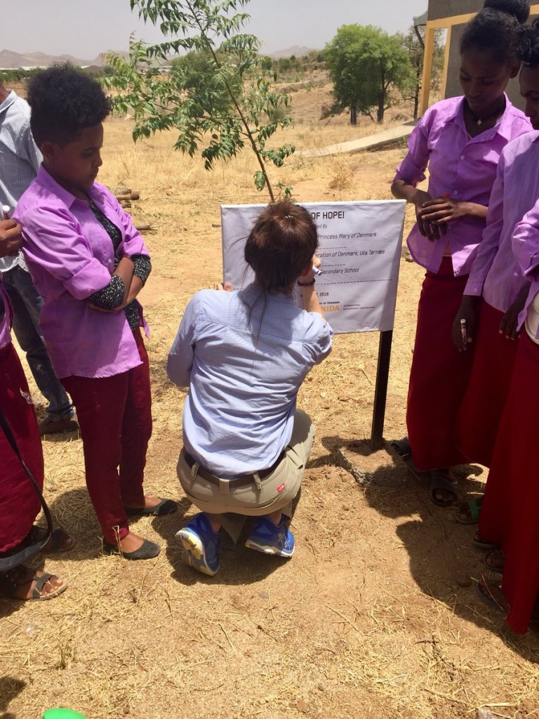 EAF03FAA-DEBA-4218-A44F-BEA38DDAC1E2