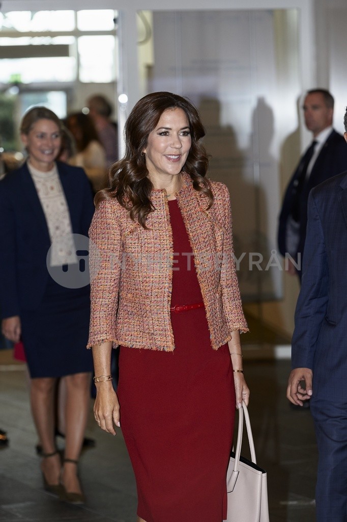 F04A3937-323F-40F0-A434-8FF73ABBDABE