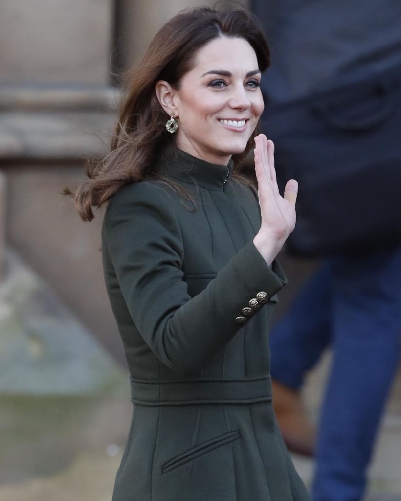 EFE55E27-477D-4634-857C-466404D3133E