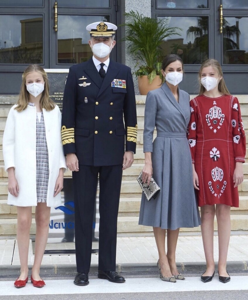 1A9219EE-85DE-493D-9FE4-1FFE689E2334