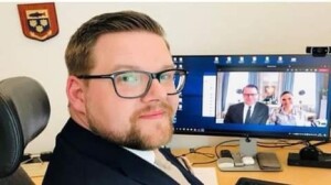 D339690E-F0D3-4B36-B29F-F9A06999D4EE