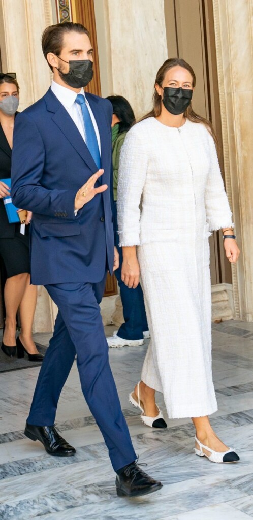 69925AA9-451A-4D35-899B-47608280732D