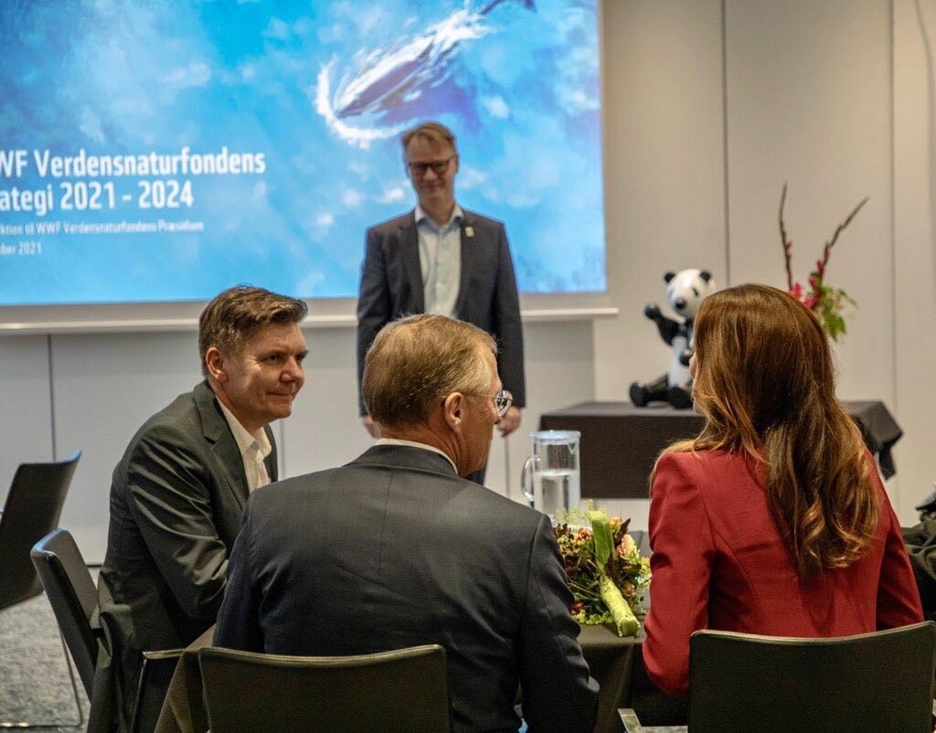 77929357-EDDC-4865-8785-262B09405CE3