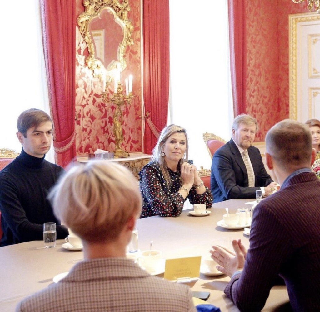 14120C6C-07A6-43F9-90F4-39A5A7D1A789