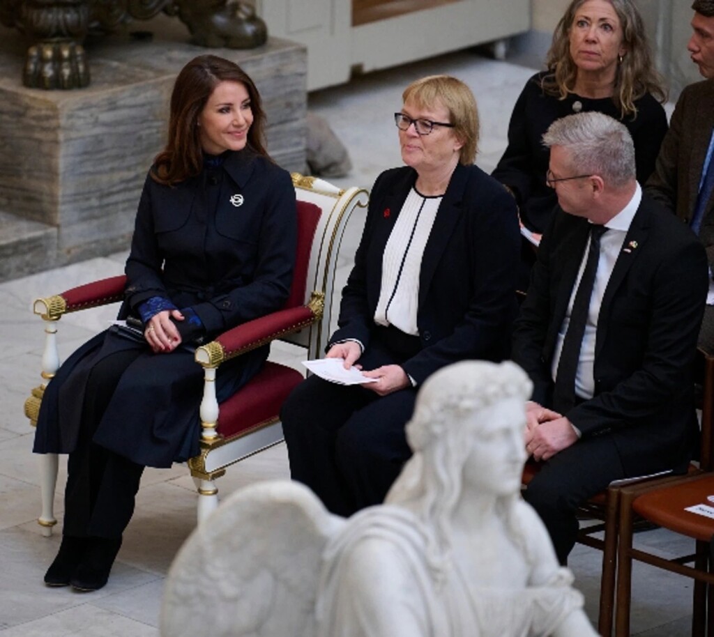 43D28A5F-B37B-4040-AD61-A6847D693CB7