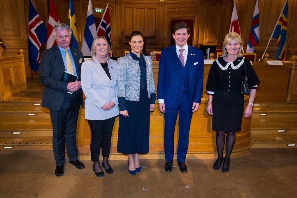 5D29749B-6E76-433C-A5CB-9AA6FABF2823