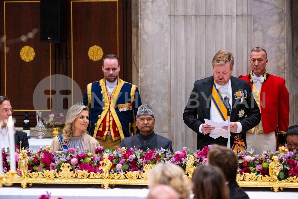 6BB2D6CA-FF09-4F92-A1CC-442D62B3A42E