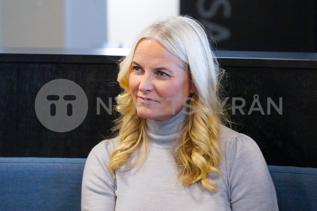 8E64E65A-DD50-4CB7-B08F-F2A4B58BACC5