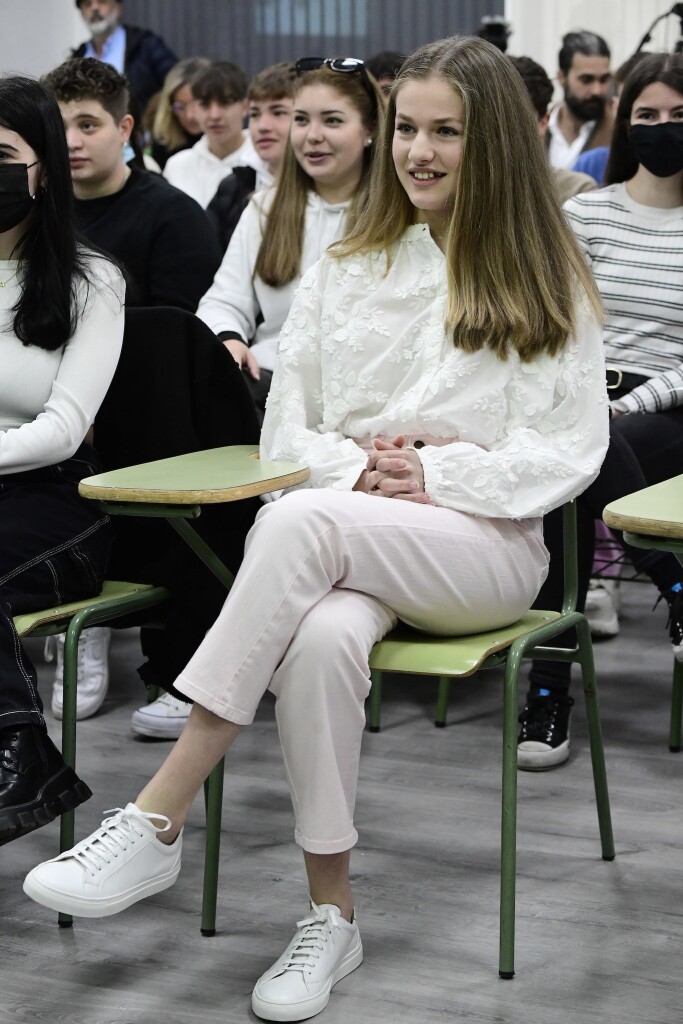 8F553E2A-9D9E-4FB7-8423-4875896413B2