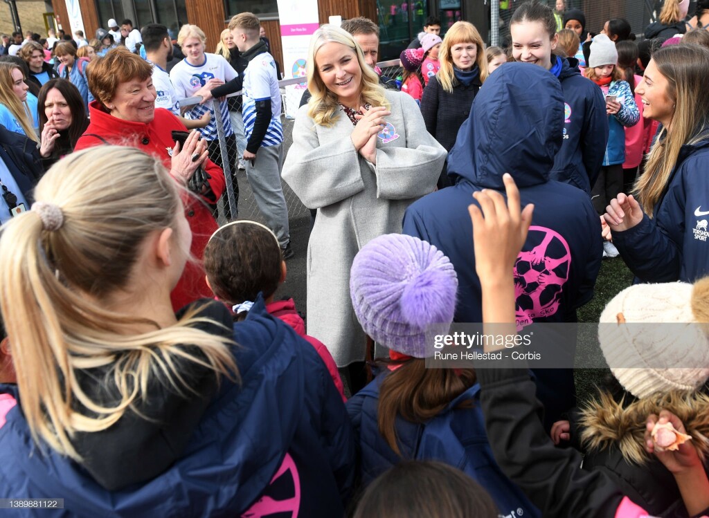 9608EC74-56C2-4E55-B686-32EA17AAC3A8