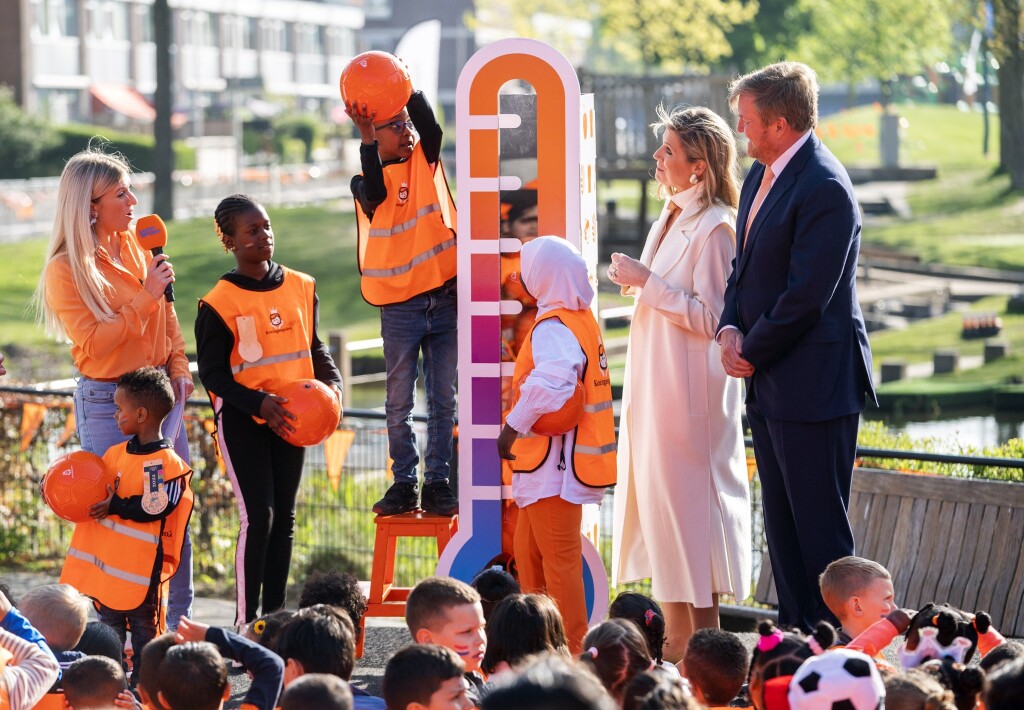 C348C6AB-E976-4398-B71B-81372FC082EE