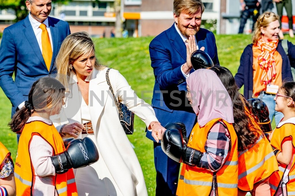 C97F9C25-CE70-4EE8-AD19-325ADE9D0A28