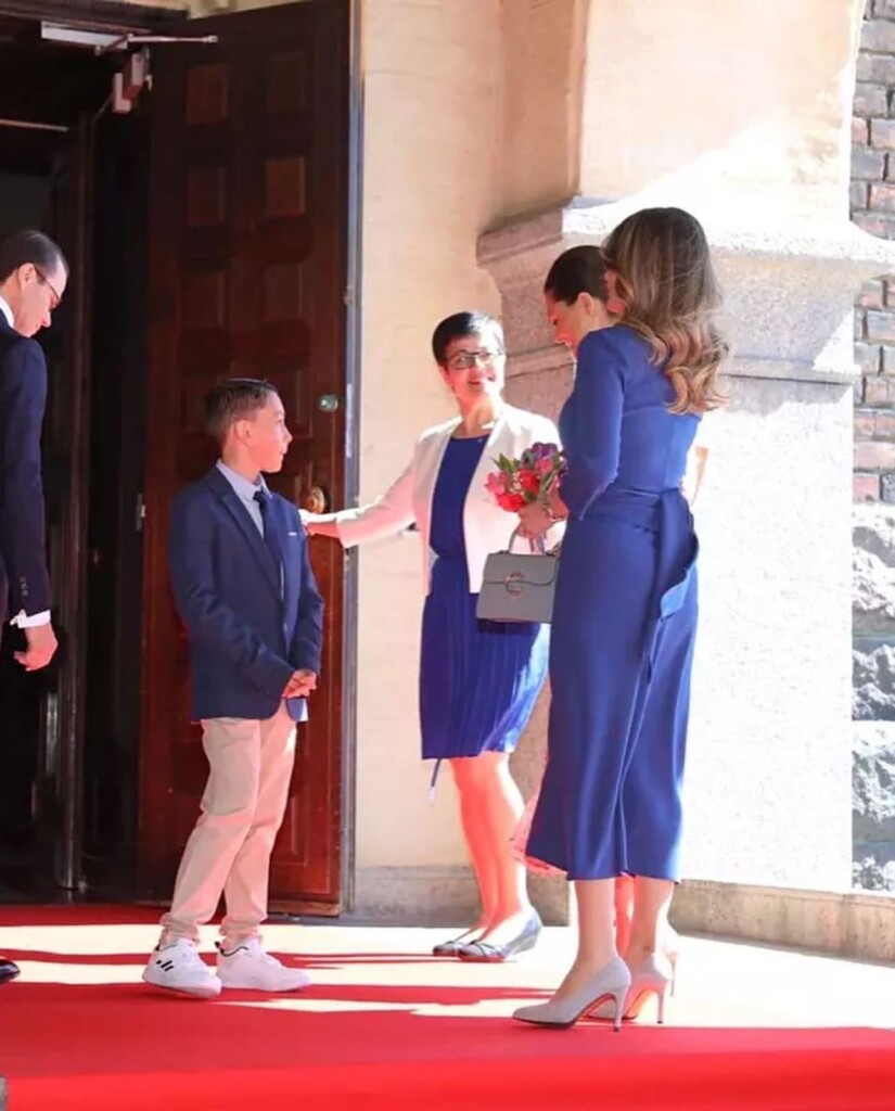 27E9BCA2-CD8D-4272-BFCC-AA5867614317