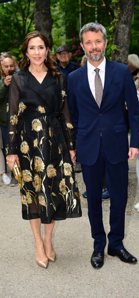 974807C9-E869-428D-85E2-401FB70ED2BA