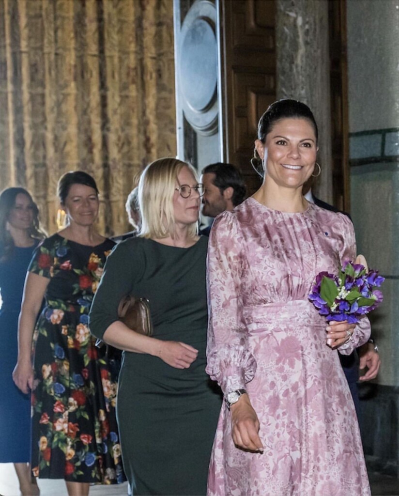 B4B58B8A-5EE5-4009-9417-788354992098