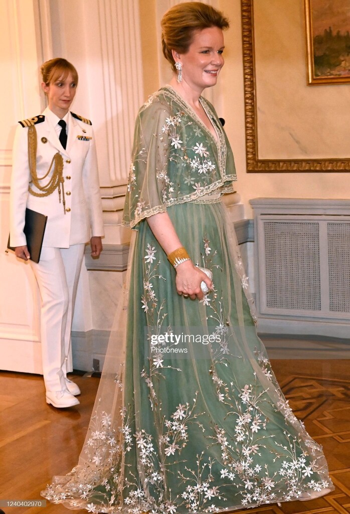 C59A7AE2-A7B9-4498-8B13-53AF6553FA3E