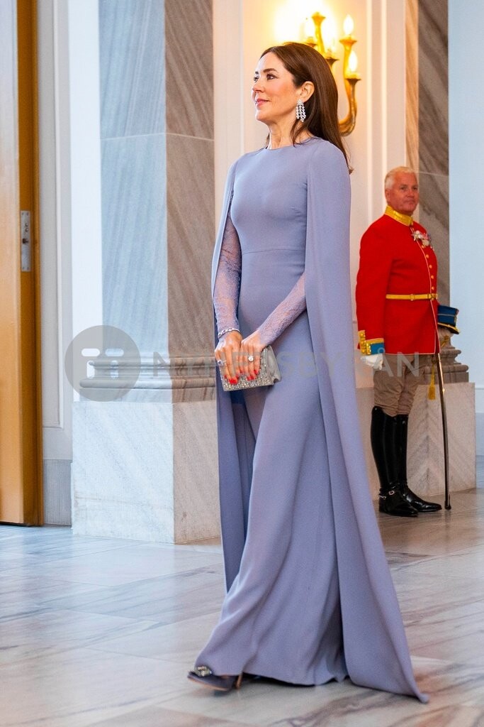 C82CB5BA-3EA7-43EA-A3D1-E456EEA0CCE4