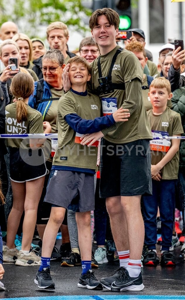 10DC4442-B244-49A0-8804-E724A6A73966