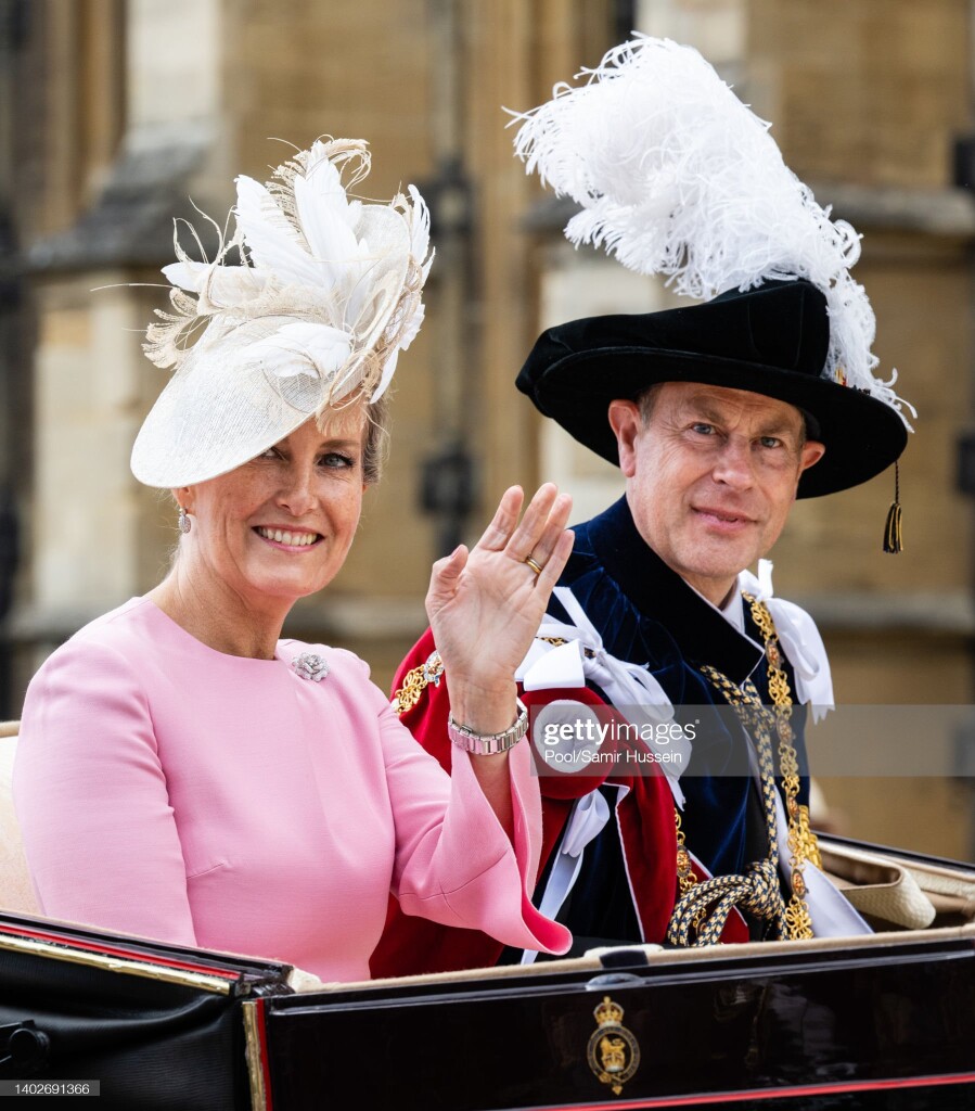 44923DBC-08C3-40B9-AC76-C0F0DFCE3B1B