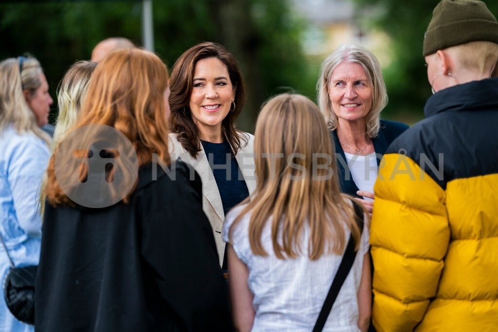 BB3B5E18-A720-48A6-BA5D-90C0328E4209