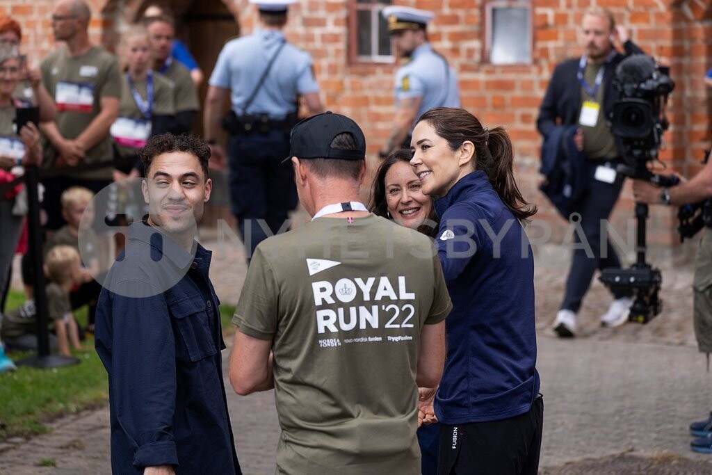 EECEA835-0D82-4F5F-9872-68E887AF549C