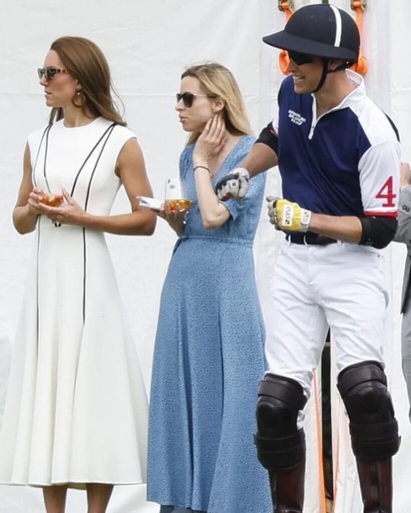 14EABFEE-8BF4-428C-B99F-9C24D47B8B8E