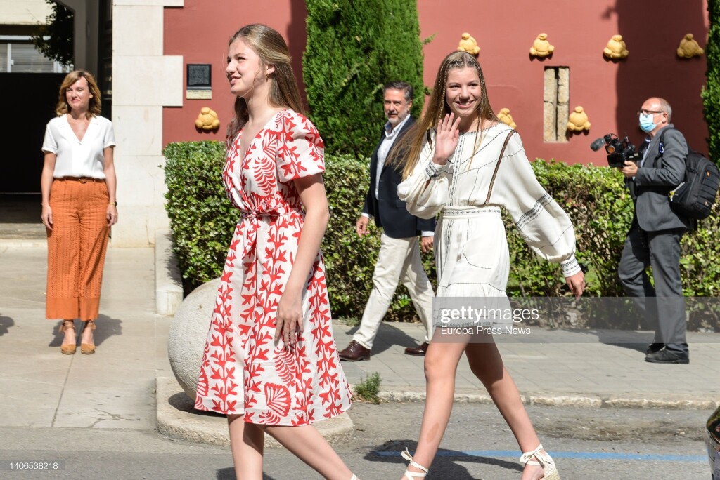 4B9E680E-5CF3-4077-B919-1FD3D738D2EA