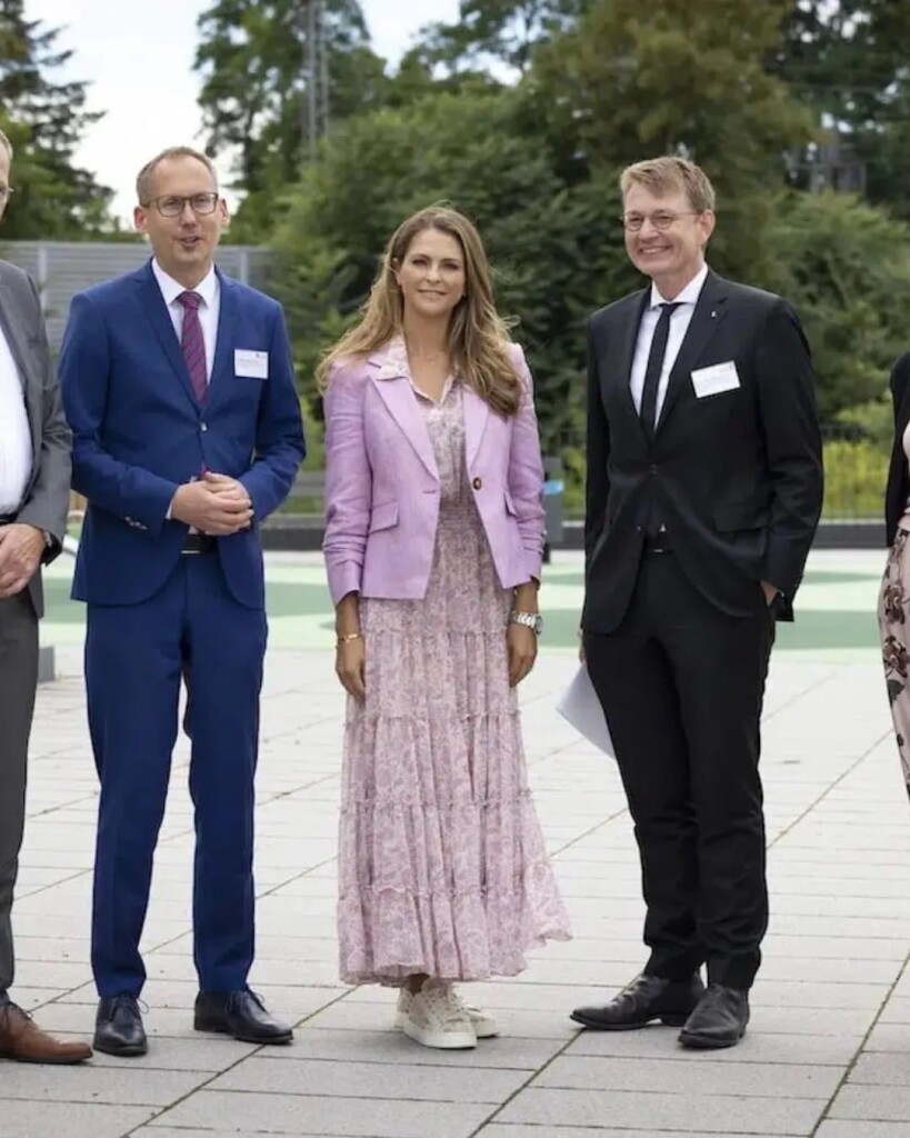 EC57F119-EEF3-480C-A8F5-FF47BCE6A5DC