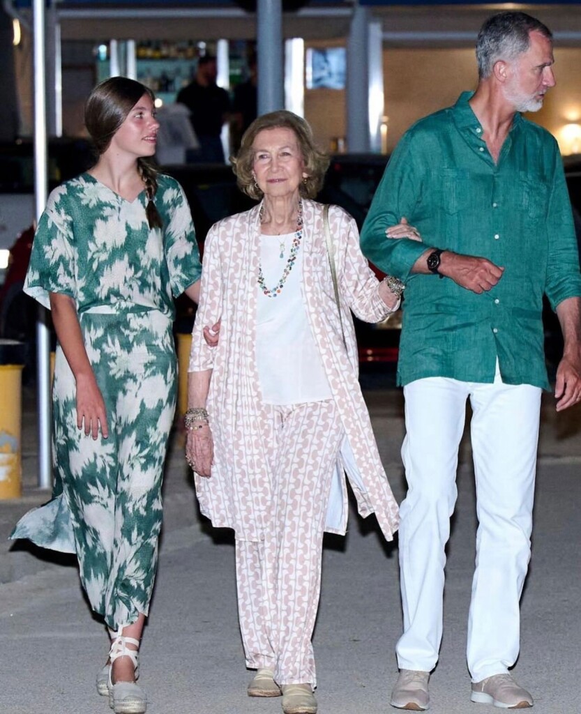 E7181ADB-F7B2-4F16-9514-1603419C4BCF