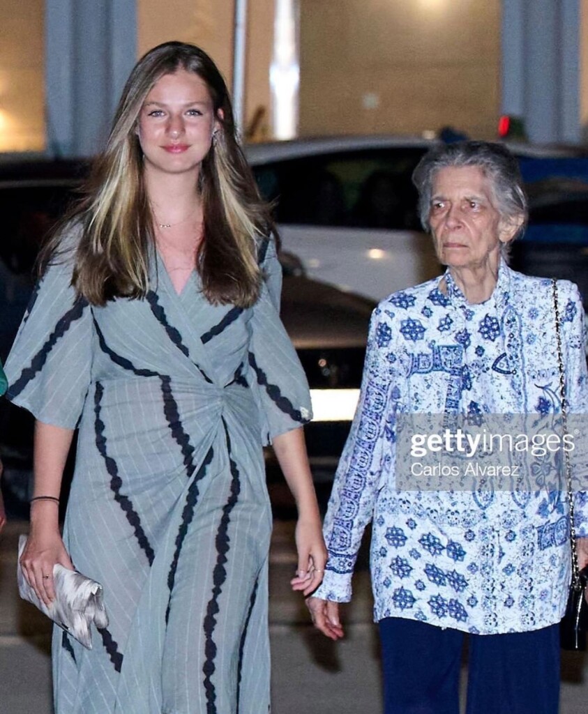 F61AA2D2-9511-4B38-8D04-7084B1E7F711