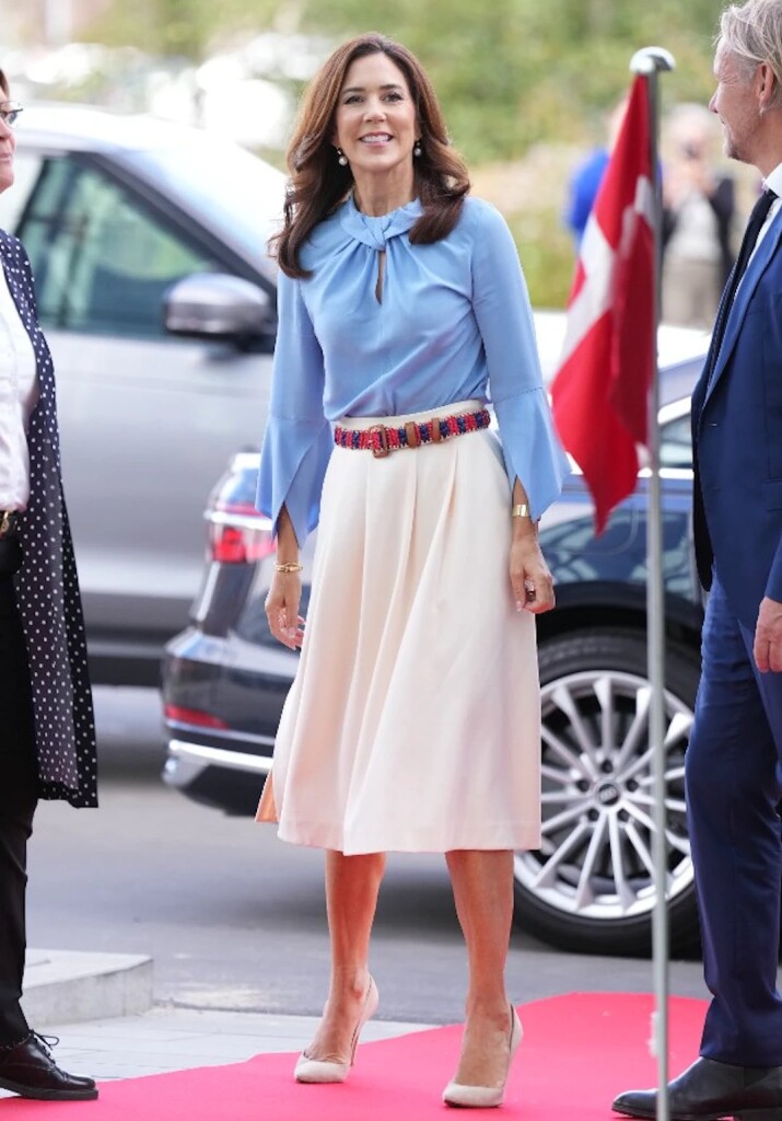 79E19659-1426-4EE1-B958-852A567EDDFD