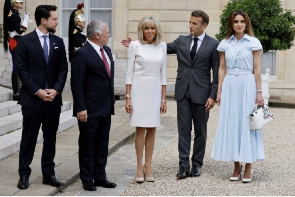 9983EFF9-27FA-45B7-8CAD-8618B79ABA9D