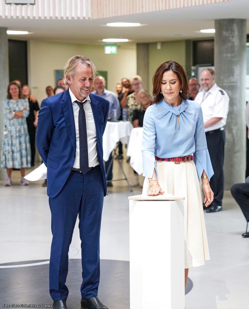 AE5687E3-EA68-4B81-9392-9C2A7B32214A