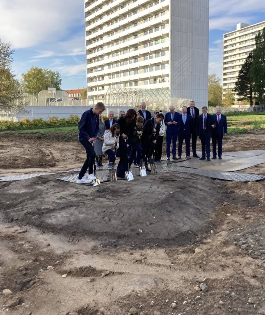 8A8D1887-E522-473E-BD68-6FF52574719A