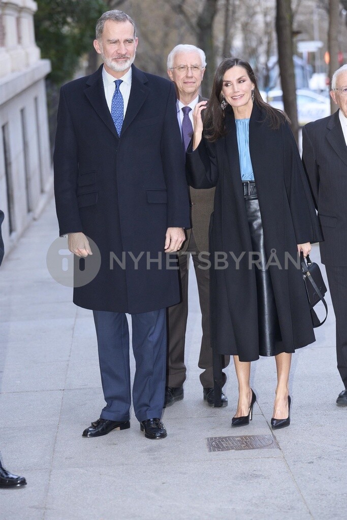 D46B79FC-59ED-4C82-B24F-BE7334E9FDFF