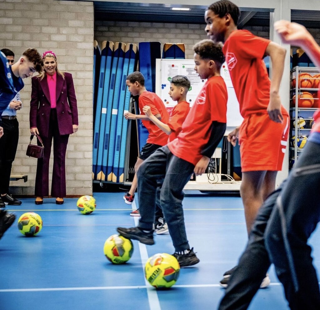 18E26907-7E61-4978-B77D-C10DBA8E4D91