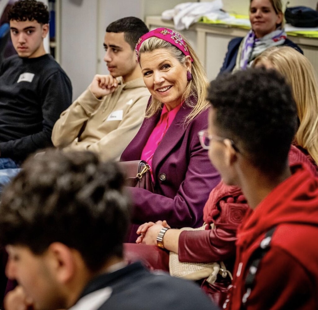 220FDECA-7C5C-41D3-B7F5-865B178532D9