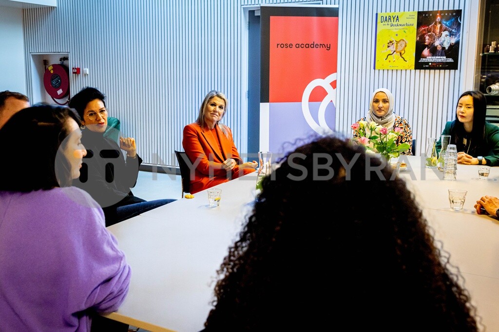 2411D851-1D0B-4F5C-95EA-A290243AD78F