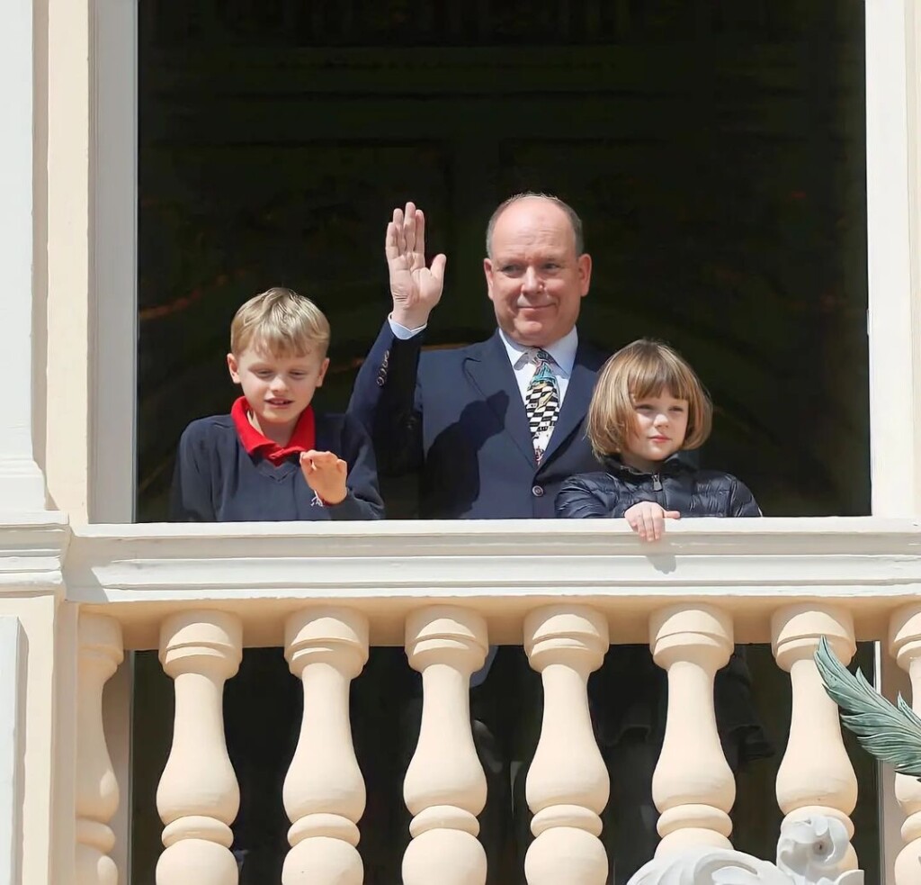 27F2D6A3-1DCB-4952-9D13-880AFEF3B653