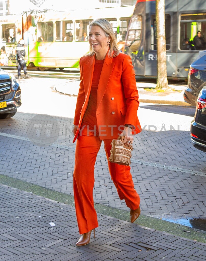 328F7285-6BE1-486C-AA32-D049C608B94A