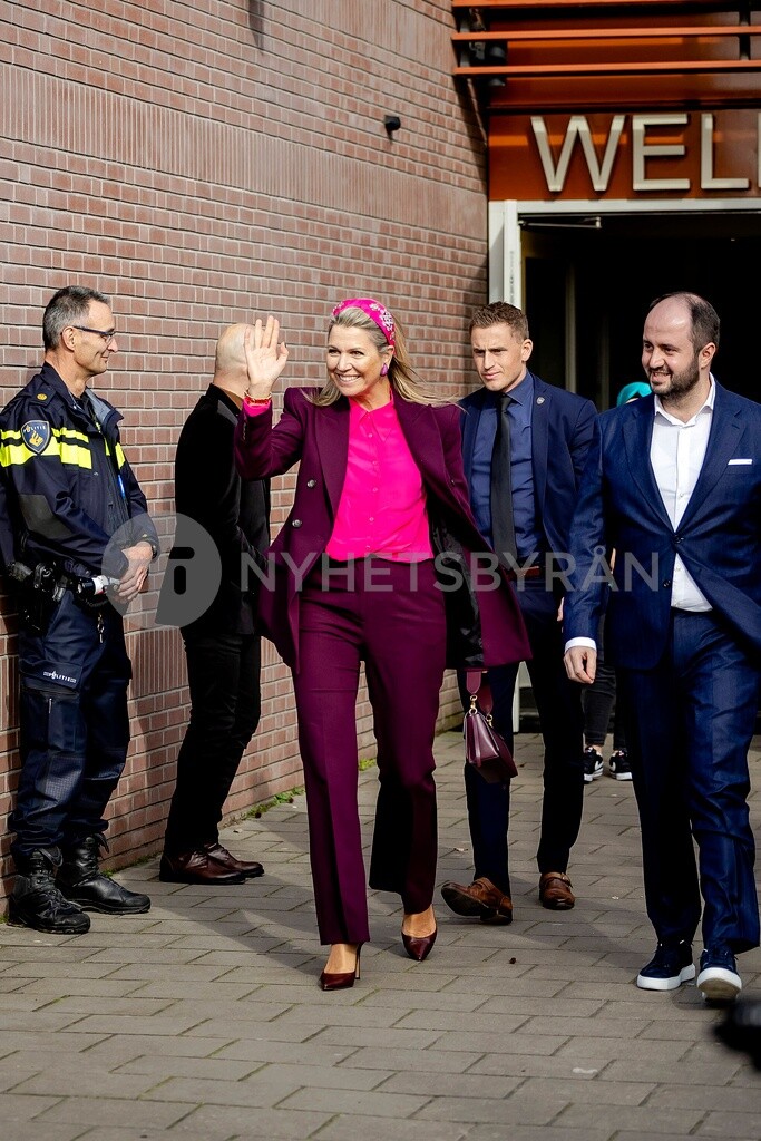 448105E6-13C2-4495-80A2-44E881E264B8